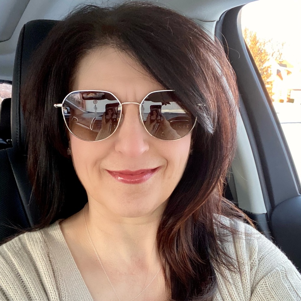 Meet your Posher, Lisa